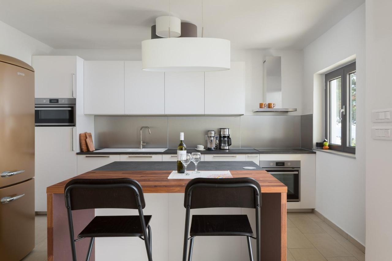אומיס Absolute Beach Villa מראה חיצוני תמונה