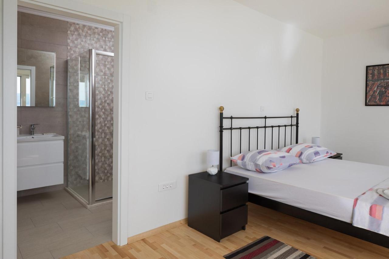 אומיס Absolute Beach Villa מראה חיצוני תמונה